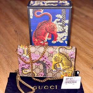 Gucci GG Supreme Monogram Bengal Chain Wallet